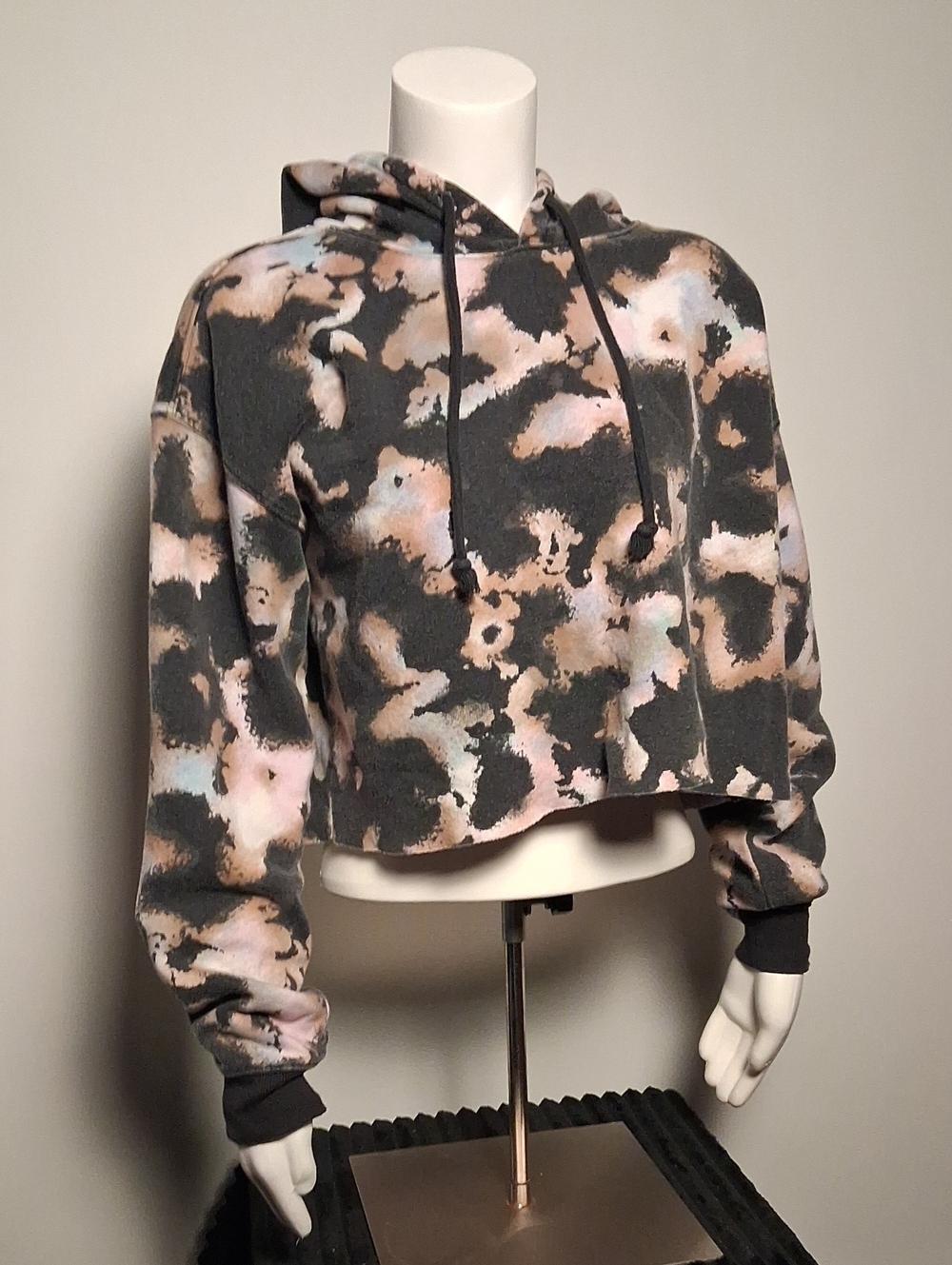 wild fable Cropped Tie-Dye Hoodie in Black, Pink & Cream